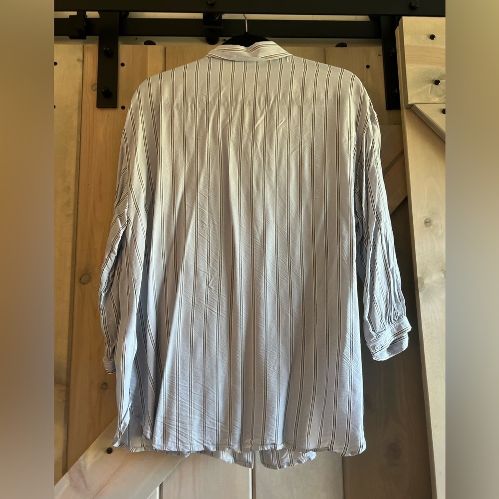 Express Striped Button Down - Picture 5 of 7
